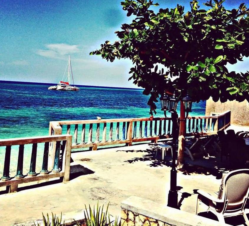 Jamrock Secret Retreat Guest house *