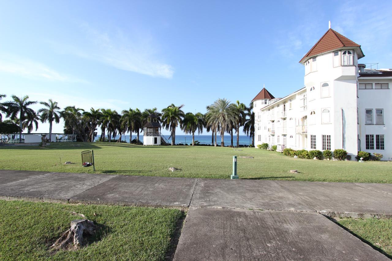 Aparthotel Seacastles By The Beach/pool *