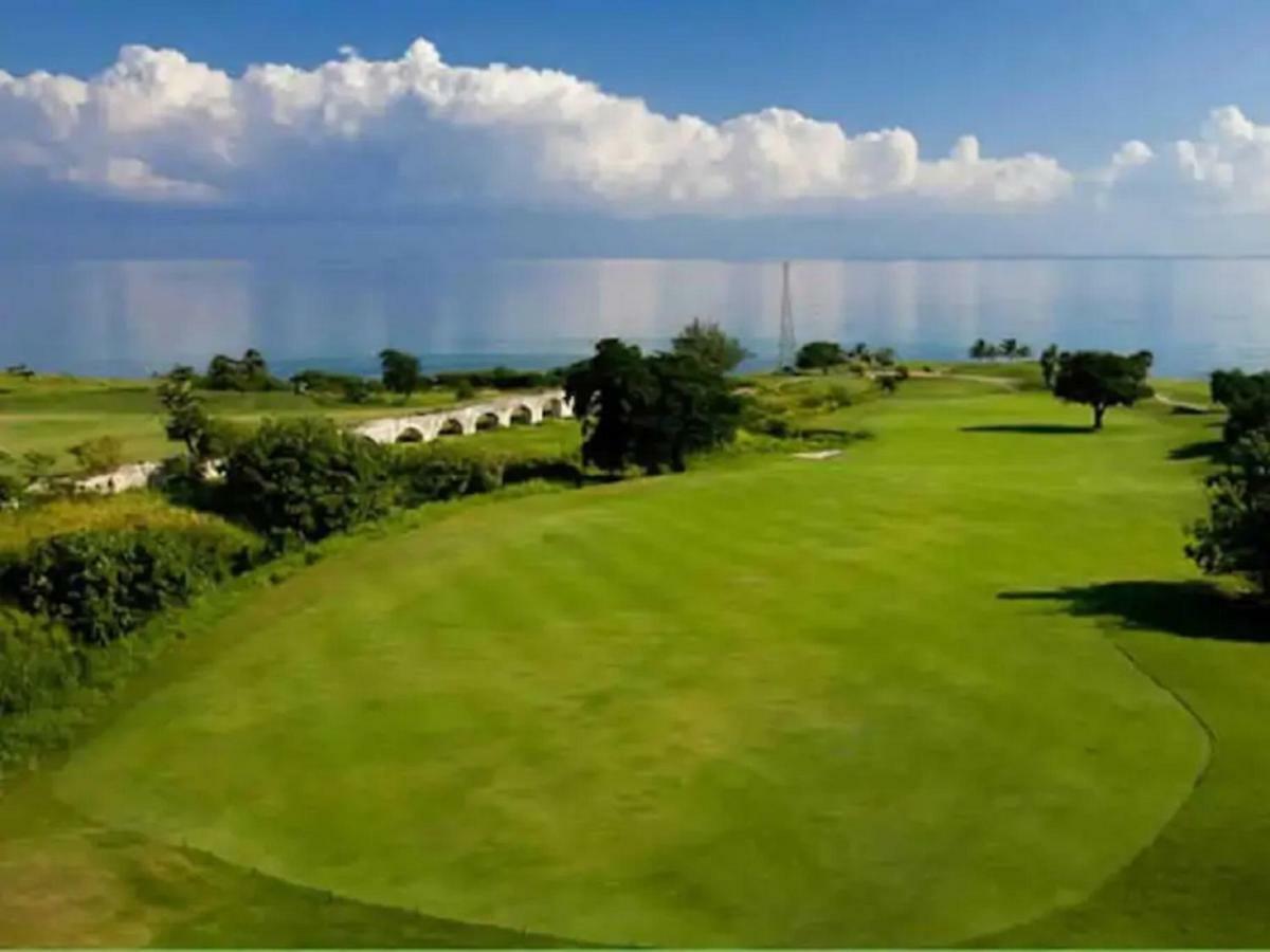 Magnificent 5-bedroom Estate Villa, Sleeps 12 Villa Montego Bay
