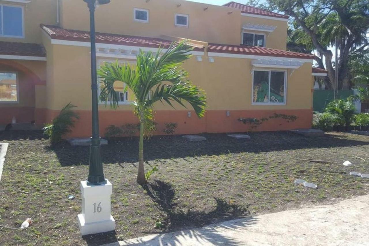 Mobay Palmas *