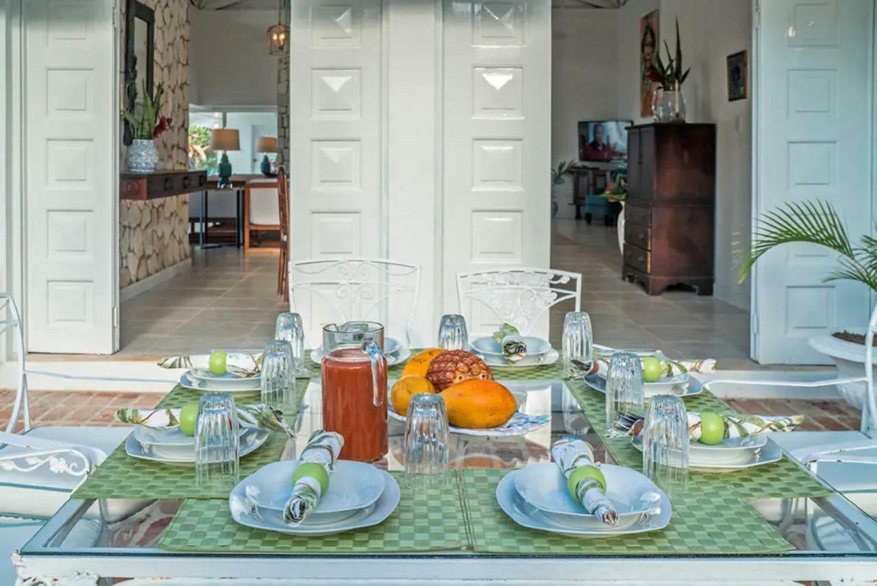 Magnificent 5-bedroom Estate Villa, Sleeps 12 * Montego Bay