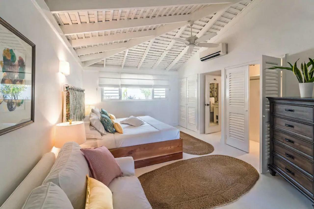 Magnificent 5-bedroom Estate Villa, Sleeps 12 Montego Bay
