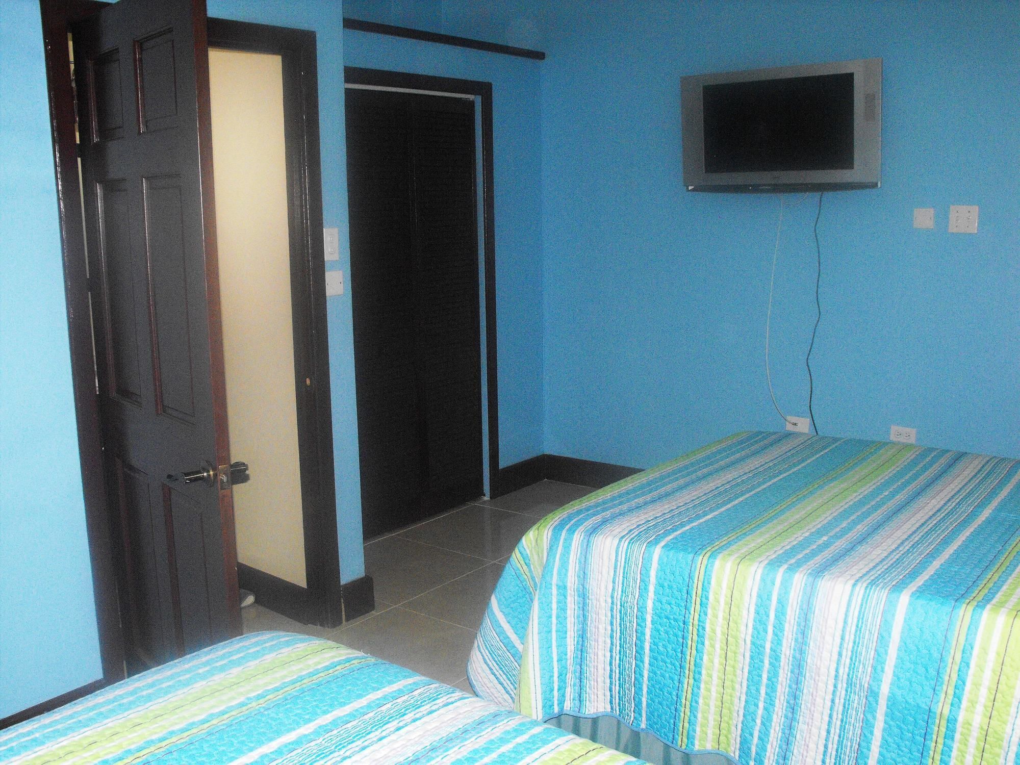 Hotel Tropik Leadonna