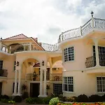 Colors Hideaway Estate