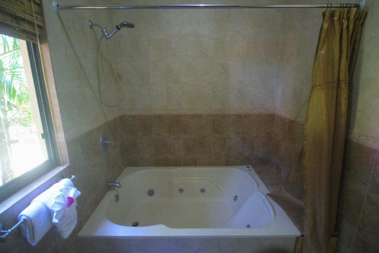 Luxury 10 Bedroom Villa-millbrooks Villa Montego Bay