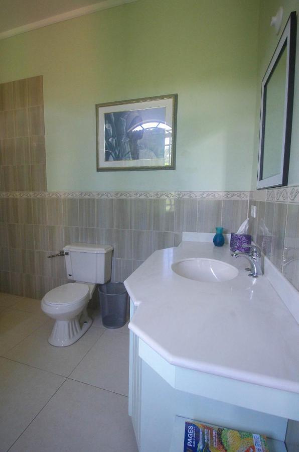 Luxury 10 Bedroom Villa-millbrooks Montego Bay
