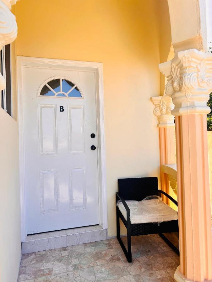 Apartment The Rest Stop-b- 15 Min From Airport/24hrs Security