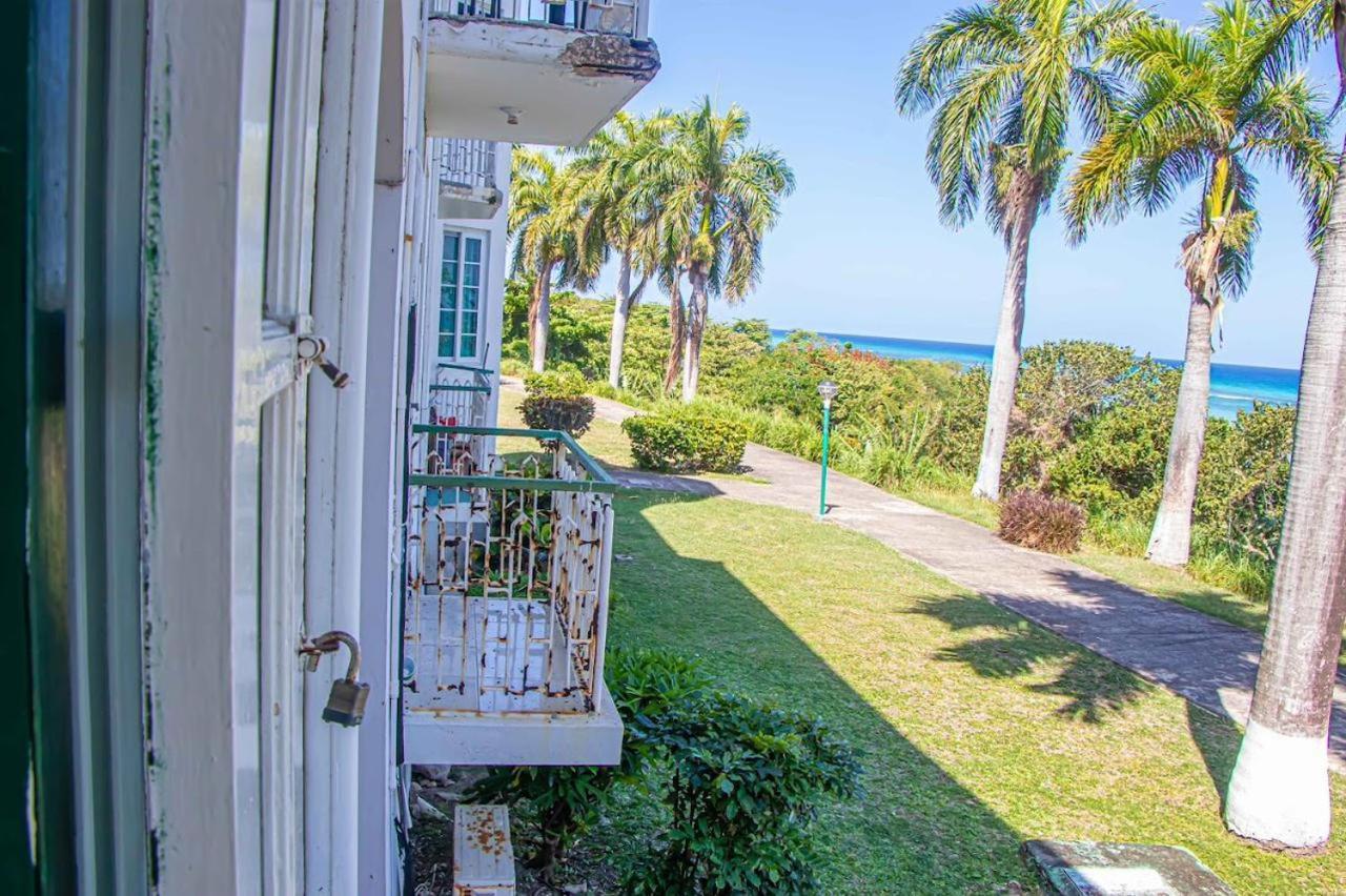 Malibu Ocean View Studio *