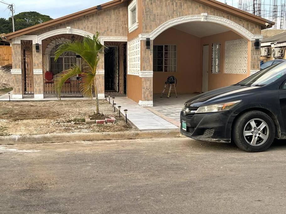 Holiday home Cheerful Two-bedroom 1bath, Wifi, Air Conditioning Montego Bay