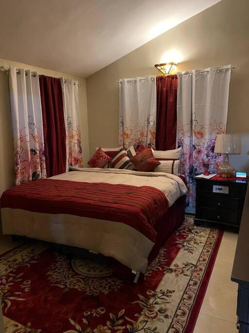 Cheerful Two-bedroom 1bath, Wifi, Air Conditioning Montego Bay