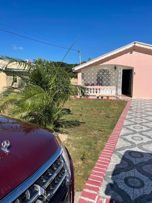 Holiday home Cheerful Two-bedroom 1bath, Wifi, Air Conditioning *