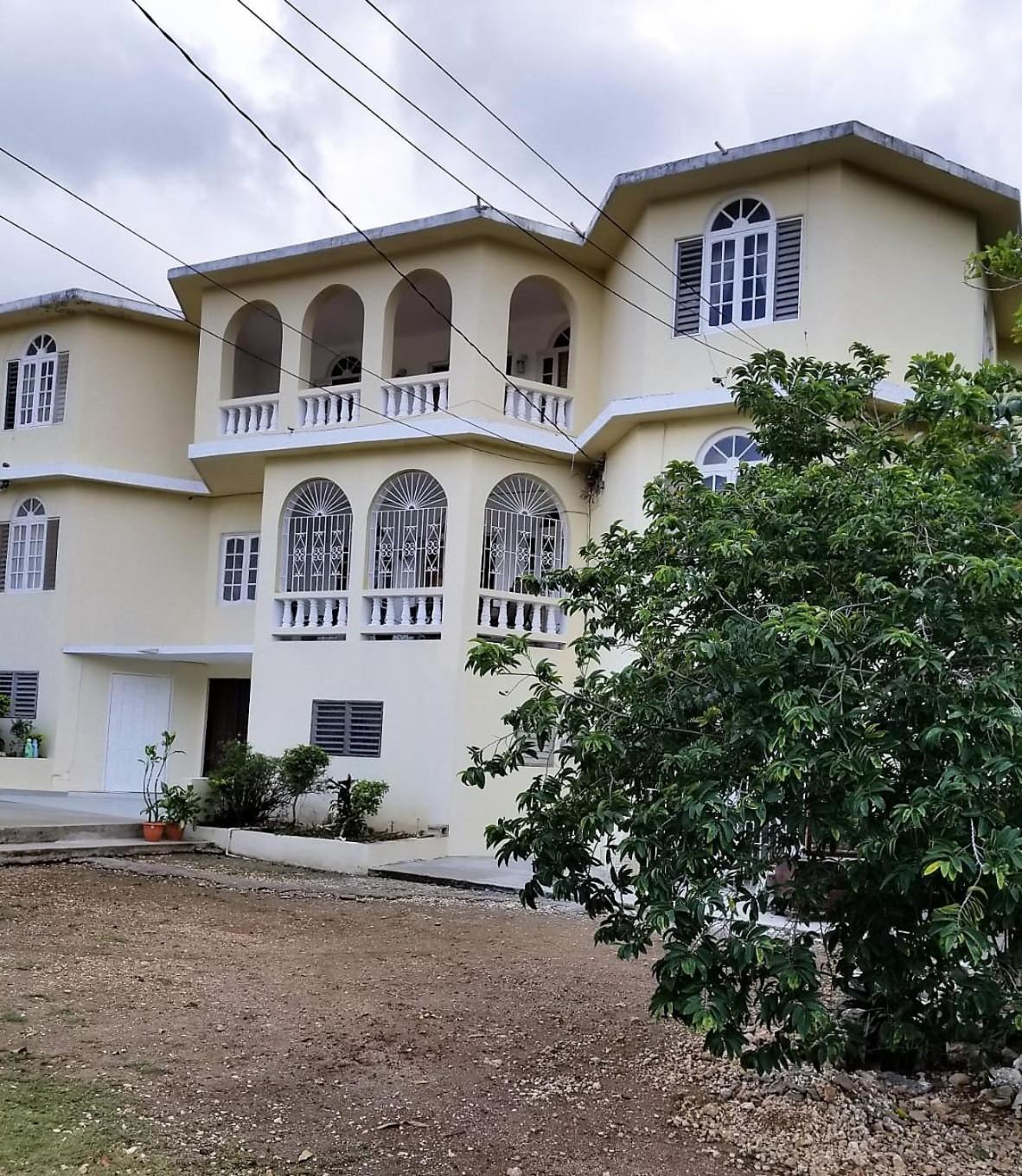 Maranatha Close Guest house