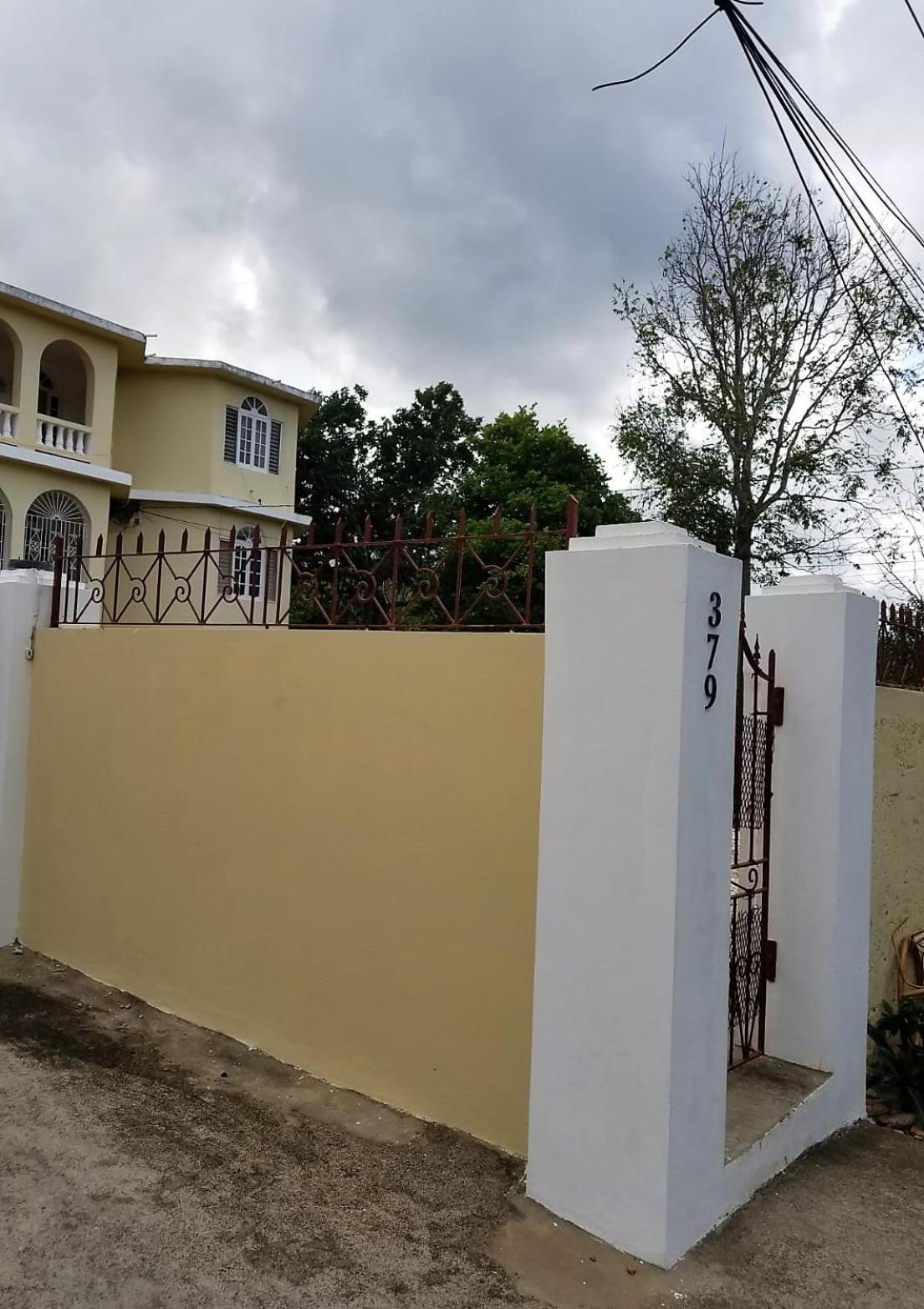 Maranatha Close Guest house *