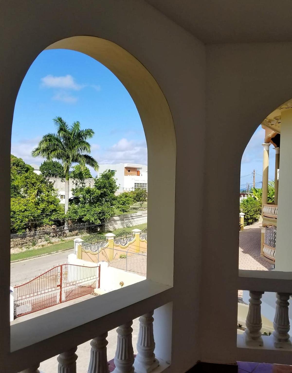 Maranatha Close