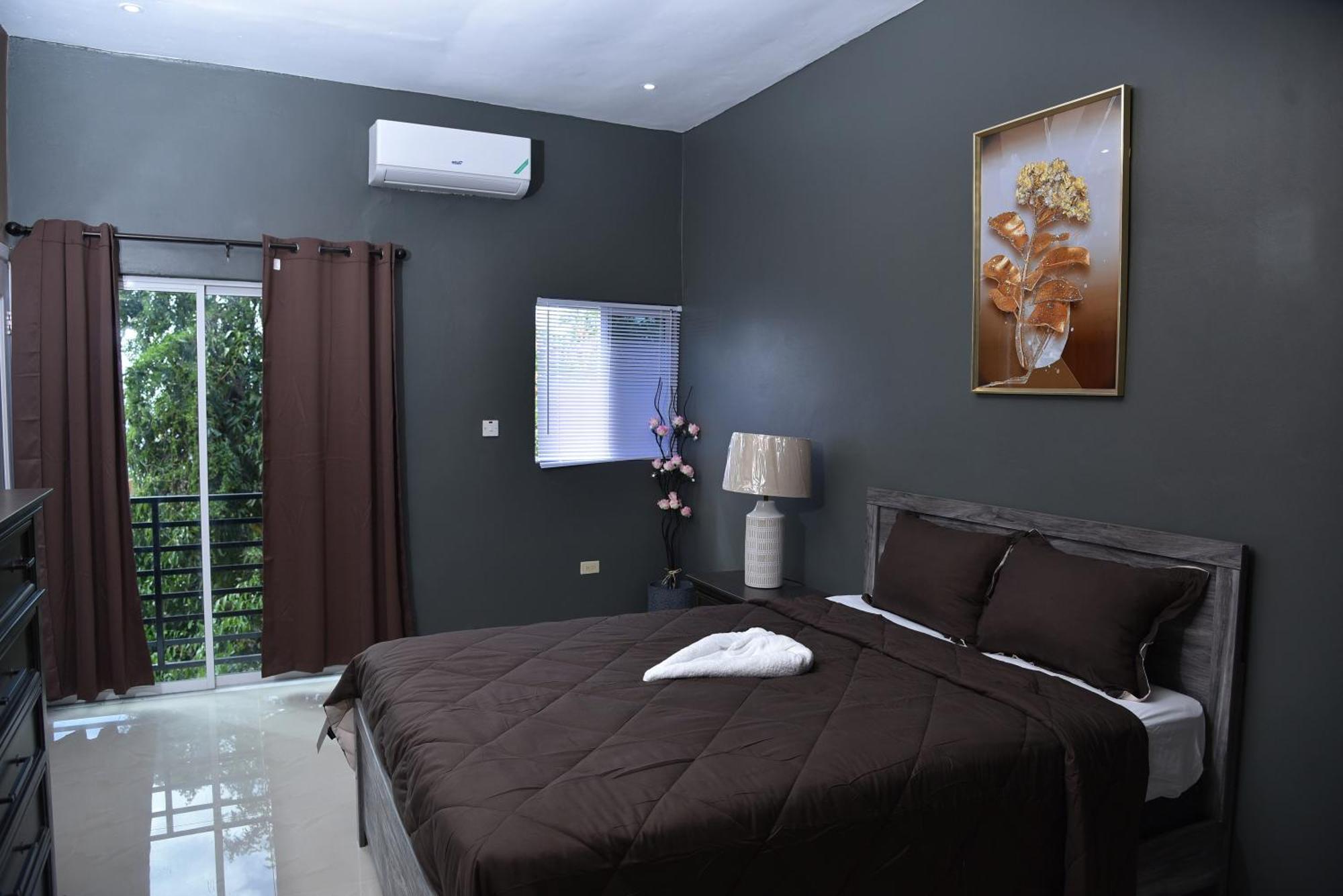 Lsstonethrow Apts * Montego Bay