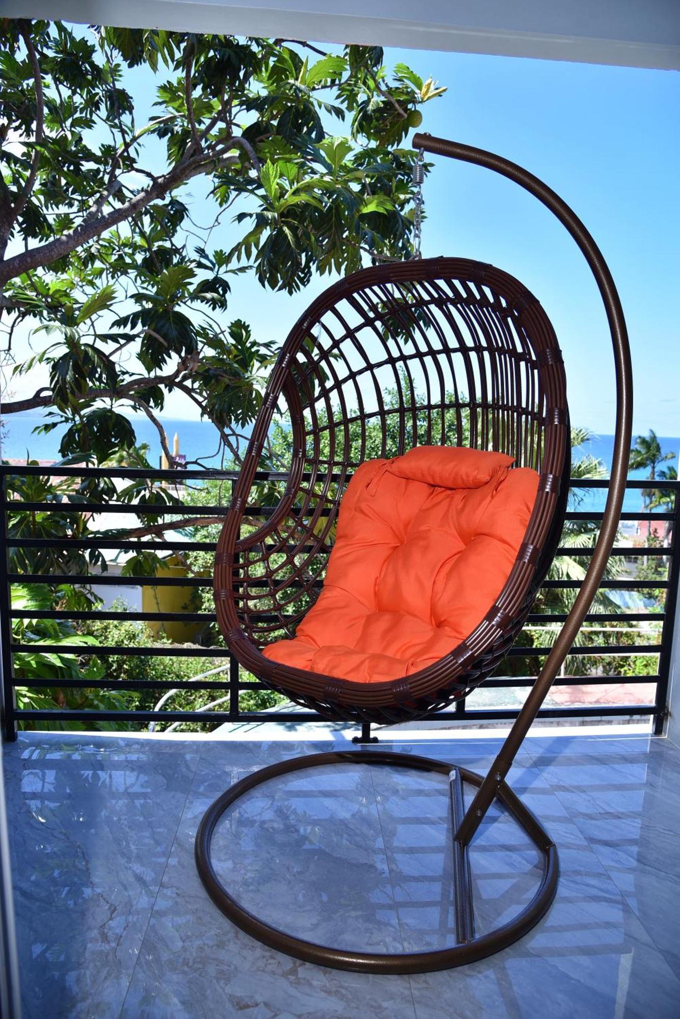 Lsstonethrow Apts * Montego Bay