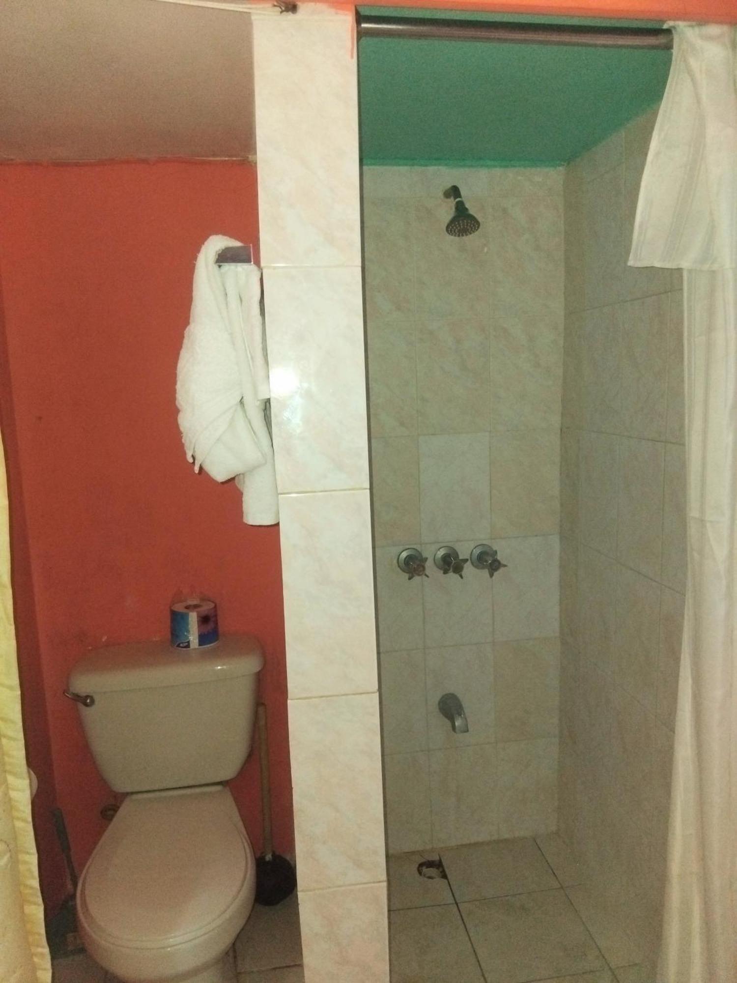 237 Bratton Avenue Guest house Montego Bay