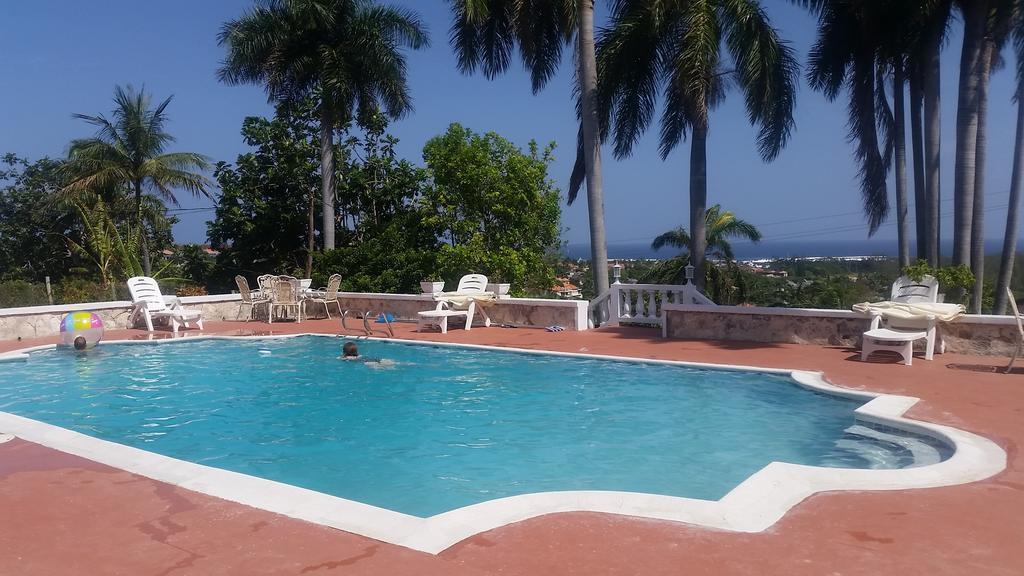 Acomodação com café da manhã  The Retreat @ A Piece Of Paradise Montego Bay