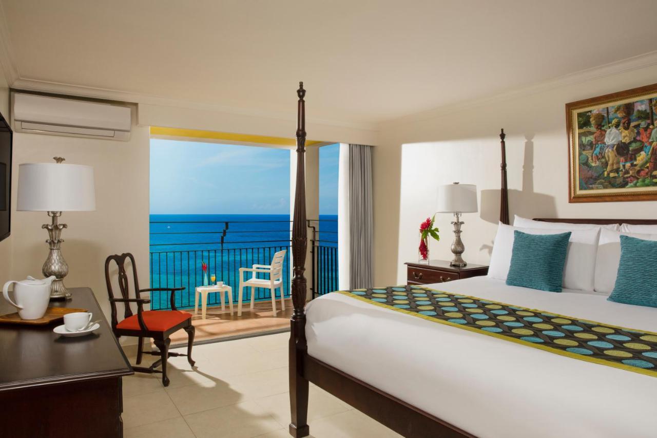 Resort Sunscape Splash And