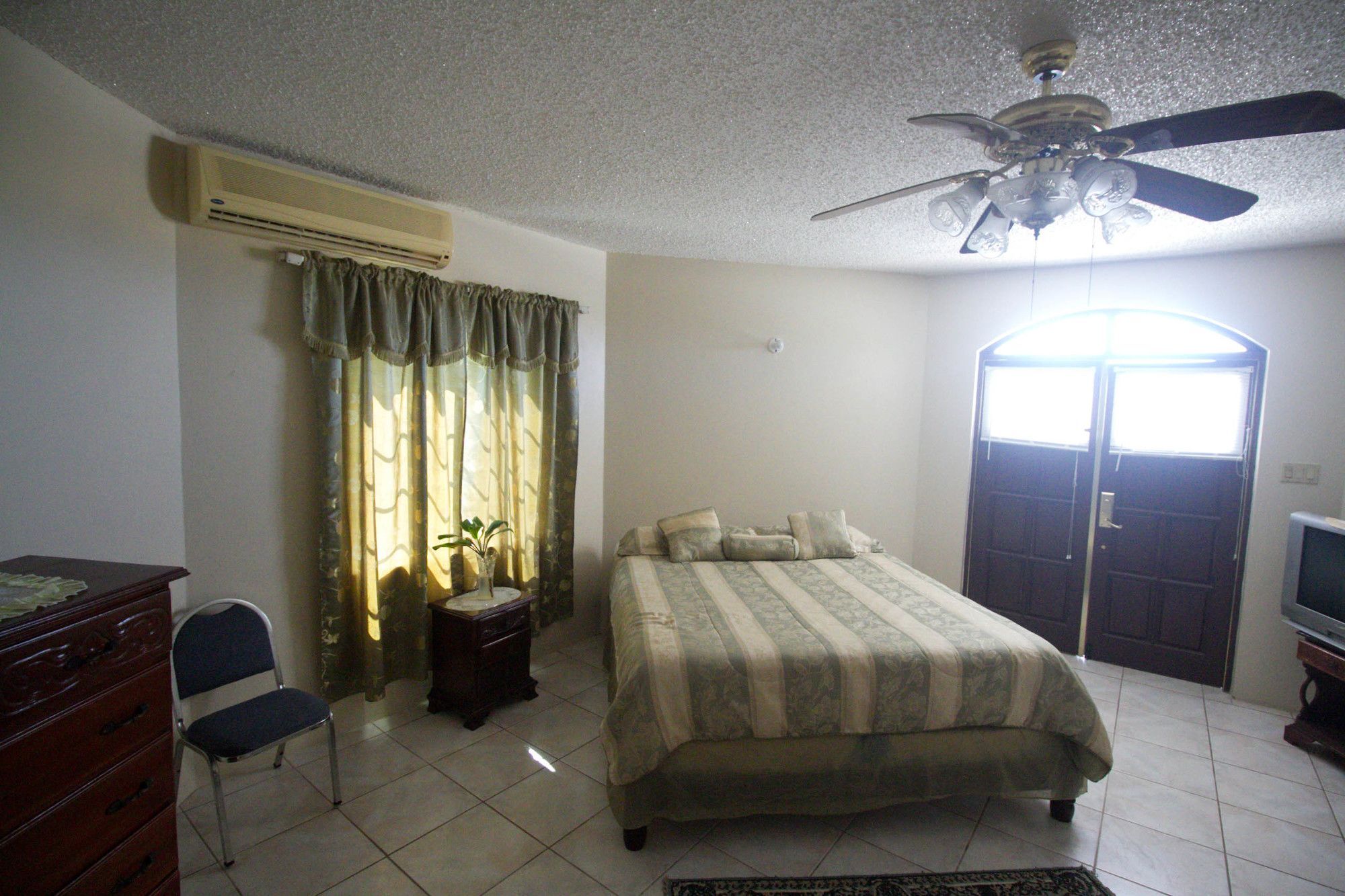 Seaview Chateau Montego Bay