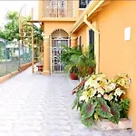 Lw Guesthouse
