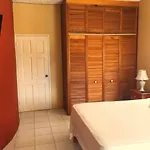 Yaad Hostel