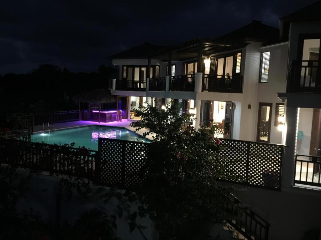 Mimosa Villa *