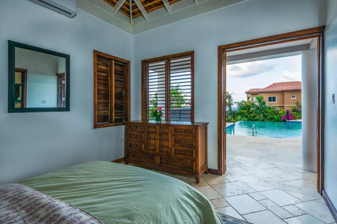 Mimosa Villa *