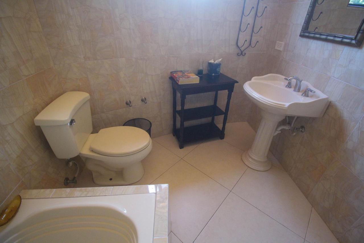 Luxury 10 Bedroom Villa-millbrooks Montego Bay