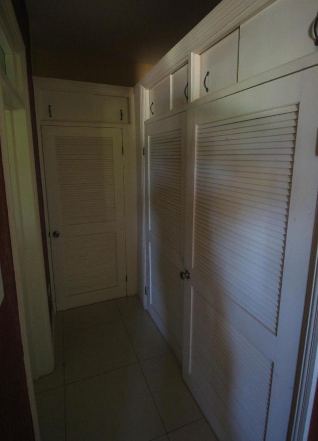 Luxury 10 Bedroom Villa-millbrooks Villa *