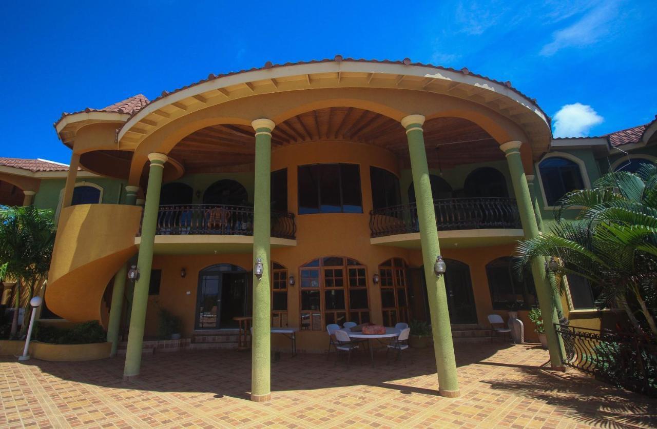 Villa Luxury 10 Bedroom Villa-millbrooks