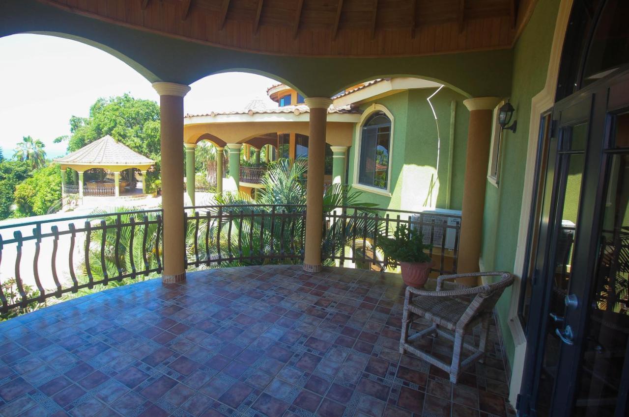Villa Luxury 10 Bedroom Villa-millbrooks