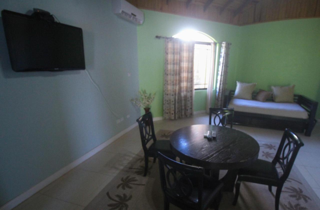 Villa Luxury 10 Bedroom Villa-millbrooks