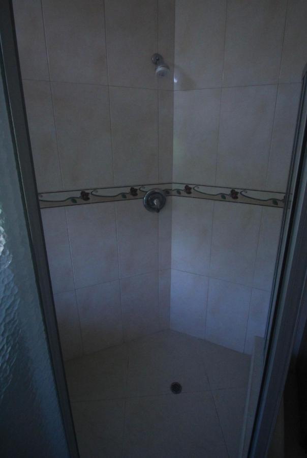 Luxury 10 Bedroom Villa-millbrooks Villa *