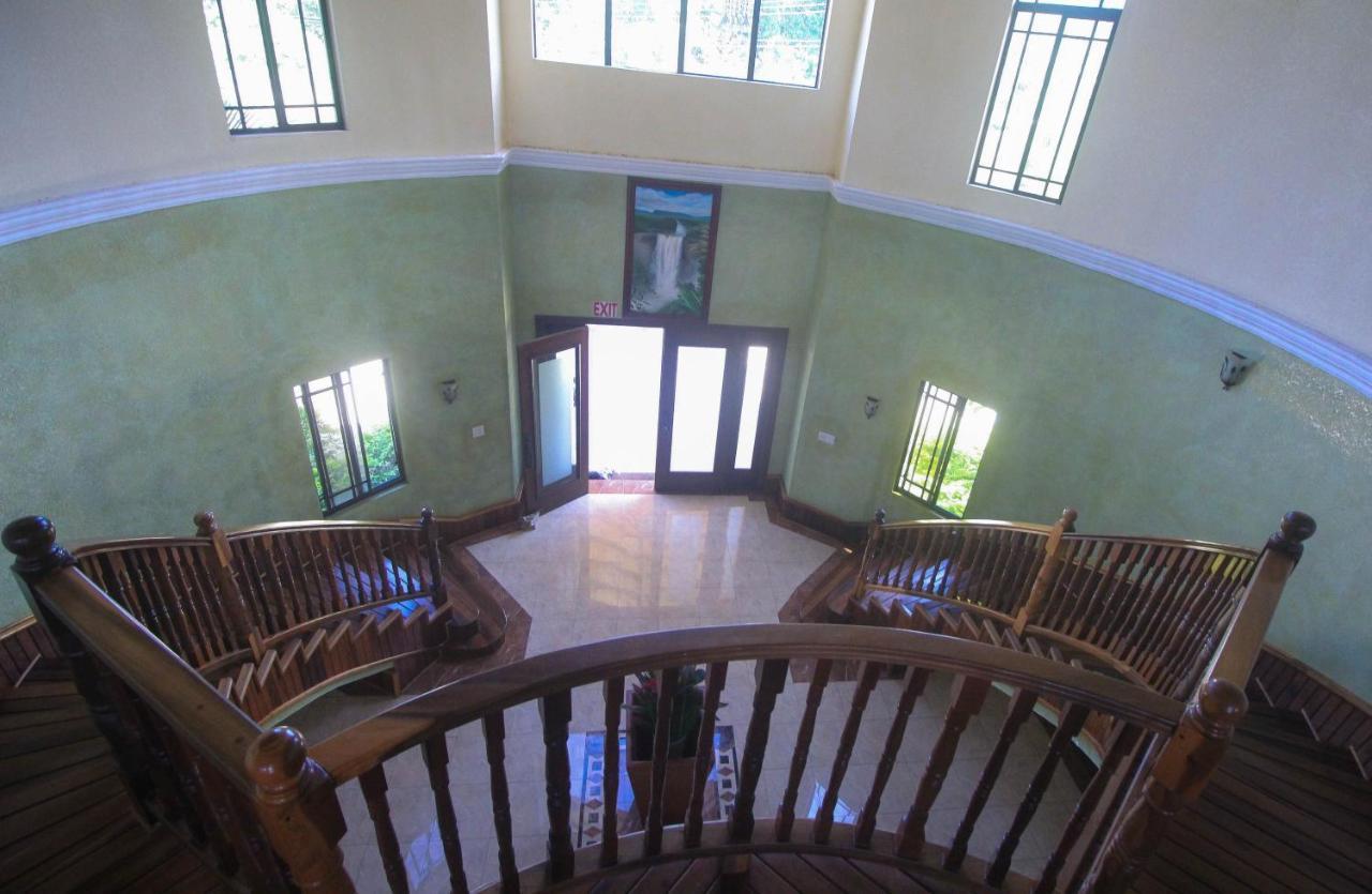 Villa Luxury 10 Bedroom Villa-millbrooks