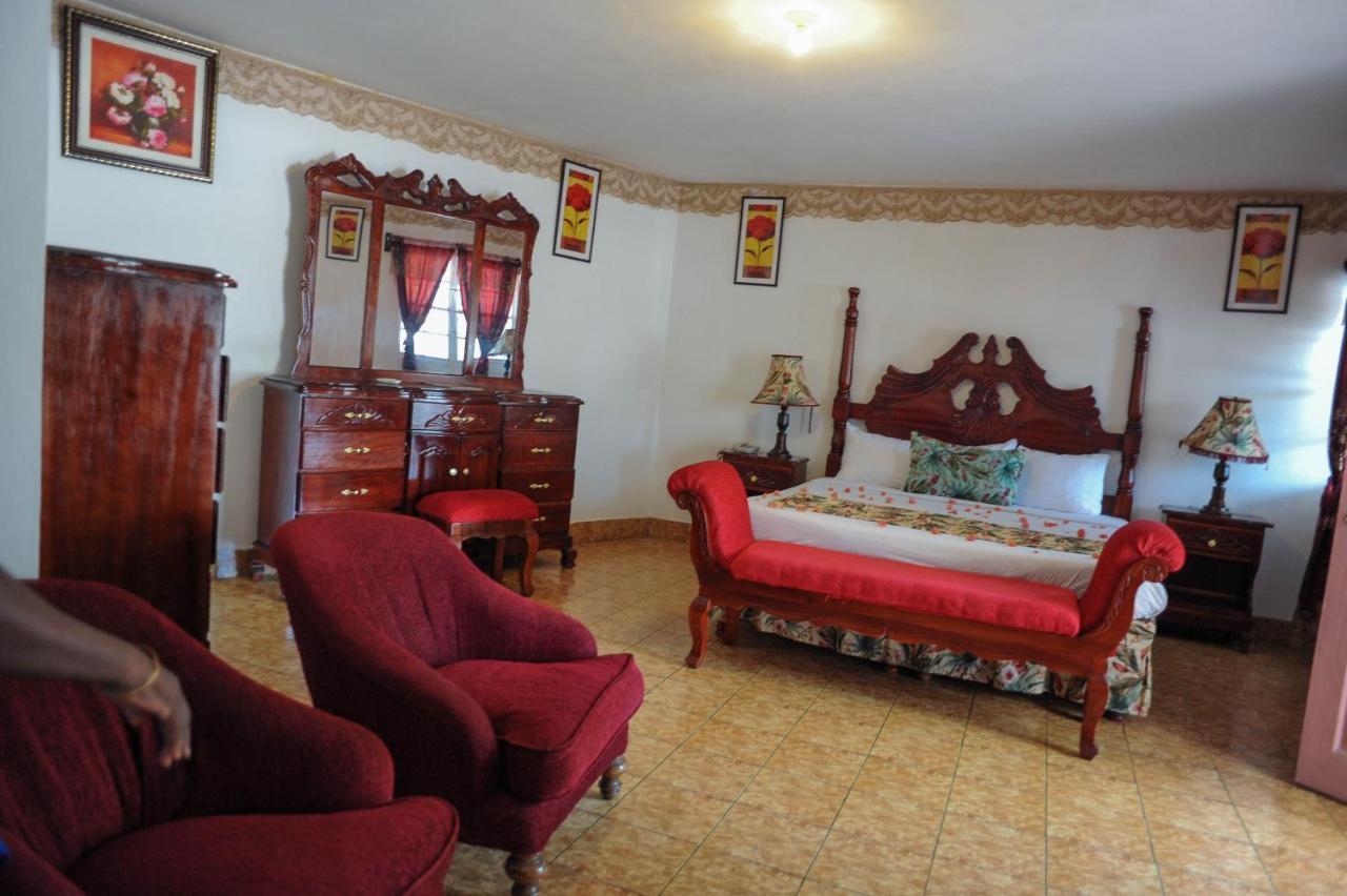 Glorianna Apartment