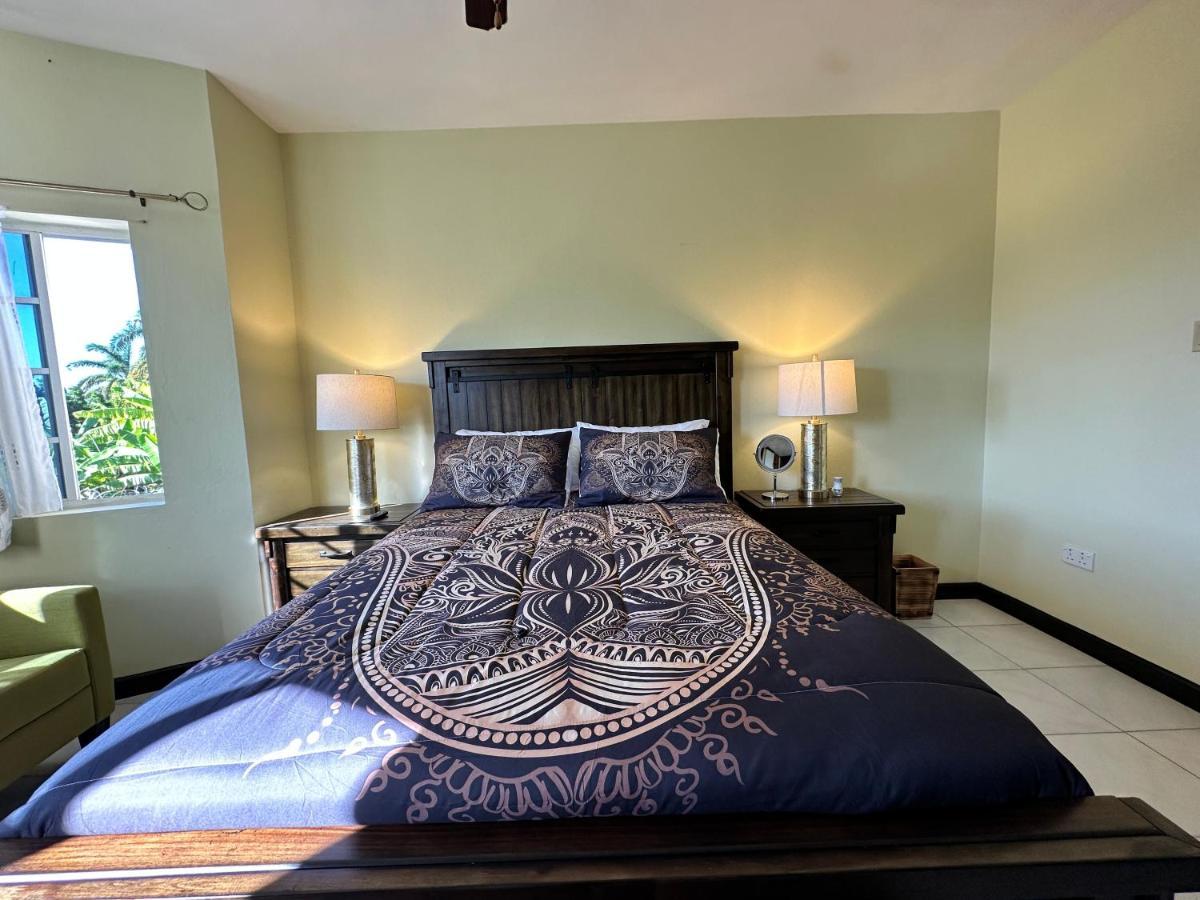 A Luxurious 4-bedroom Private With Games Room, Theatre & Modern Art Villa