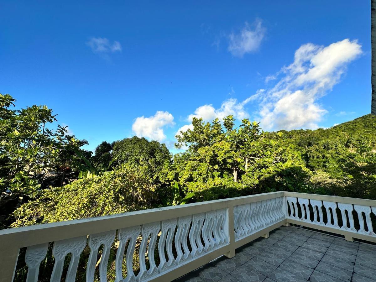 Villa A Luxurious 4-bedroom Private With Games Room, Theatre & Modern Art
