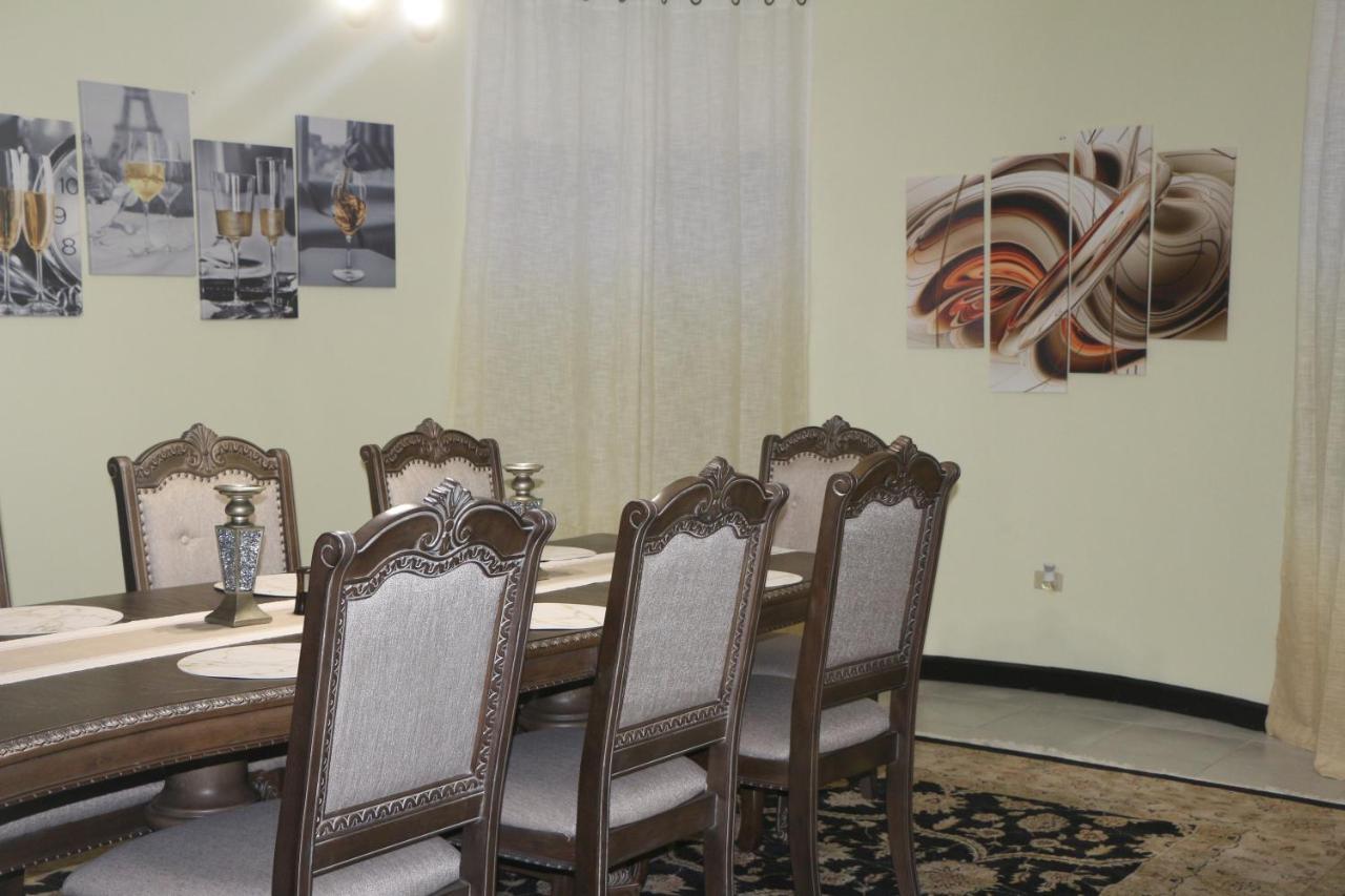 A Luxurious 4-bedroom Private With Games Room, Theatre & Modern Art *