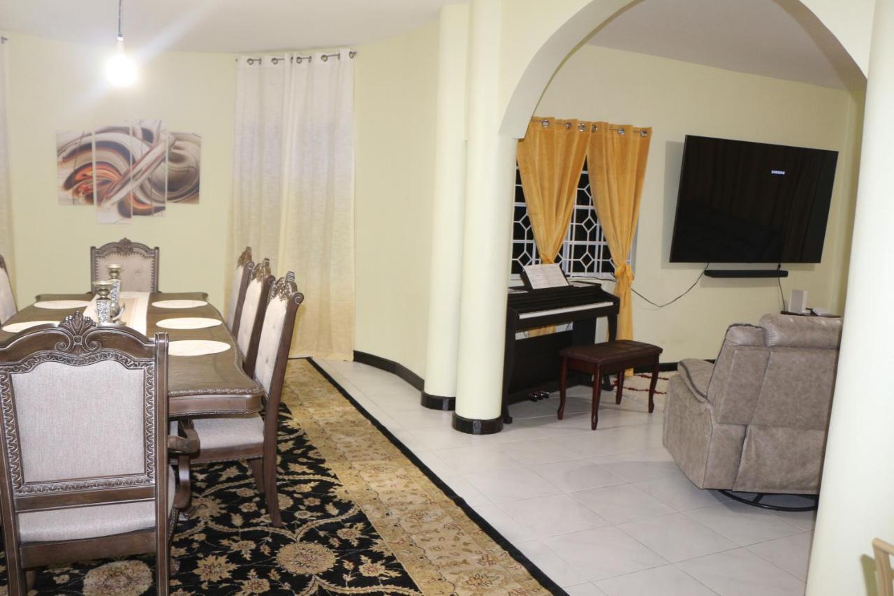 A Luxurious 4-bedroom Private With Games Room, Theatre & Modern Art Villa Montego Bay