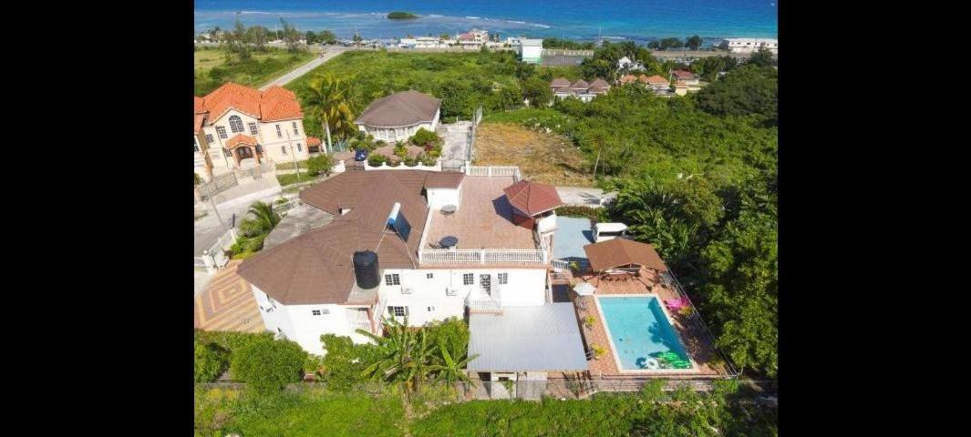 Homestay Hills Royale Montego Bay