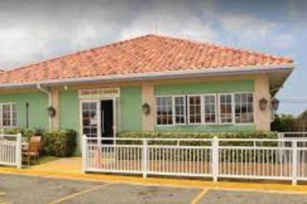 Free Airport Pickup 5 Minutes From Airport And Apartment