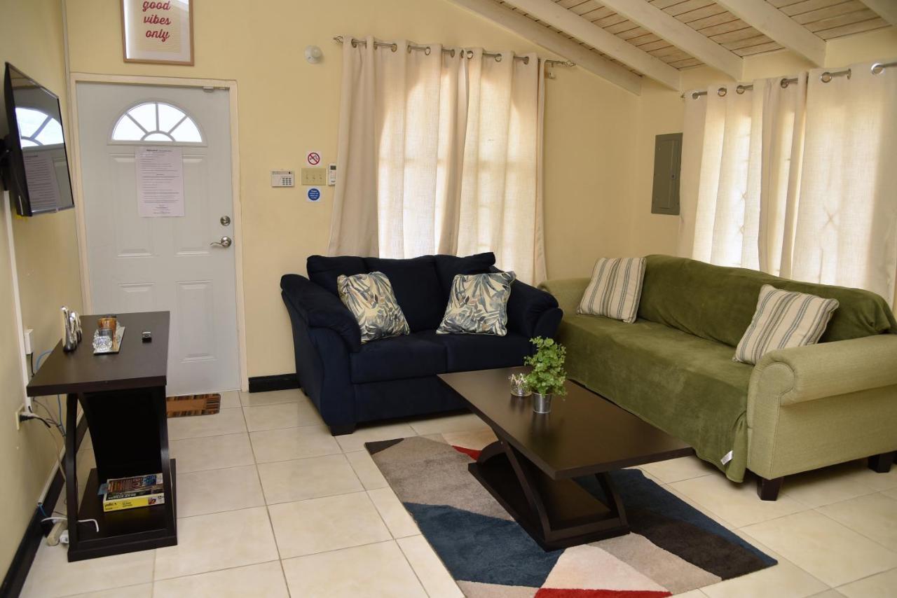 The West Village Summer House - Holiday home Montego Bay