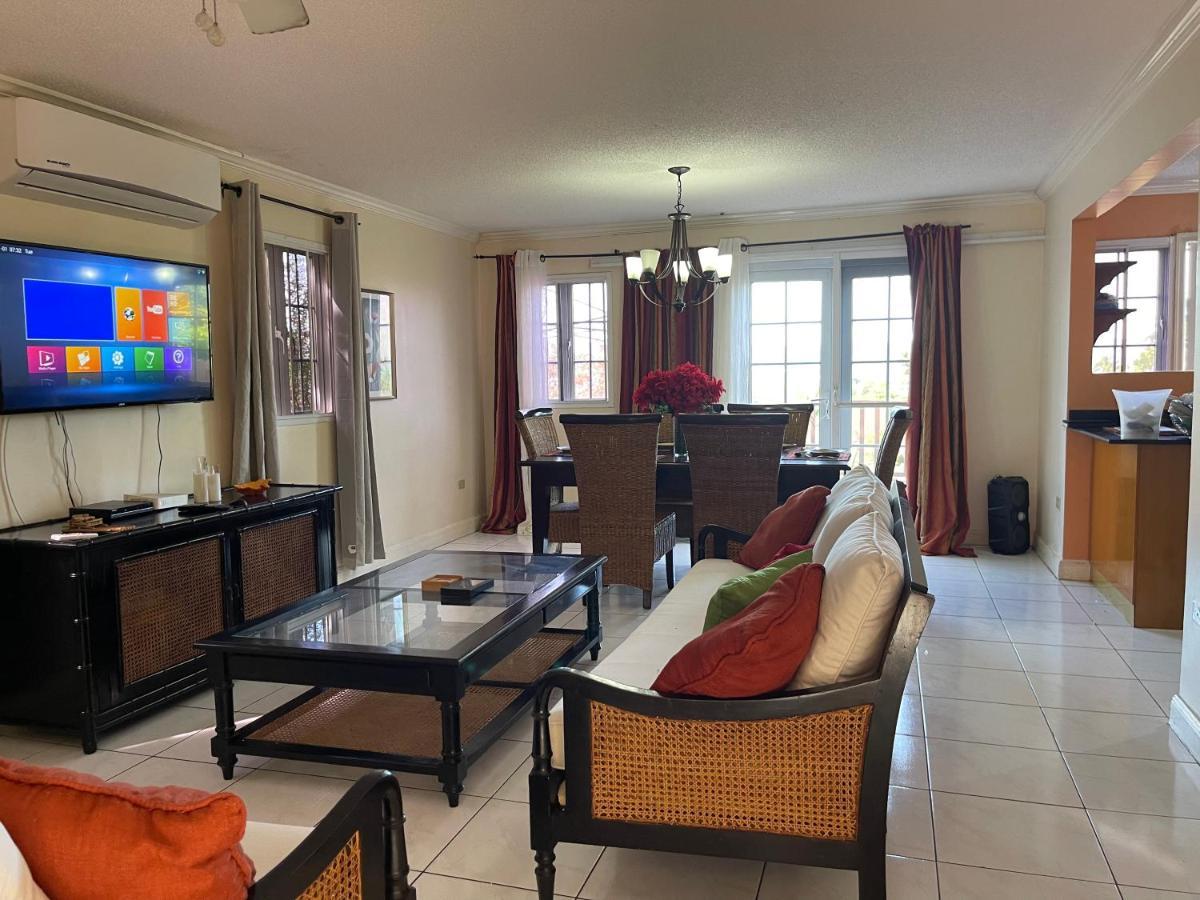 Free Airport Pickup 5 Minutes From Airport And * Montego Bay