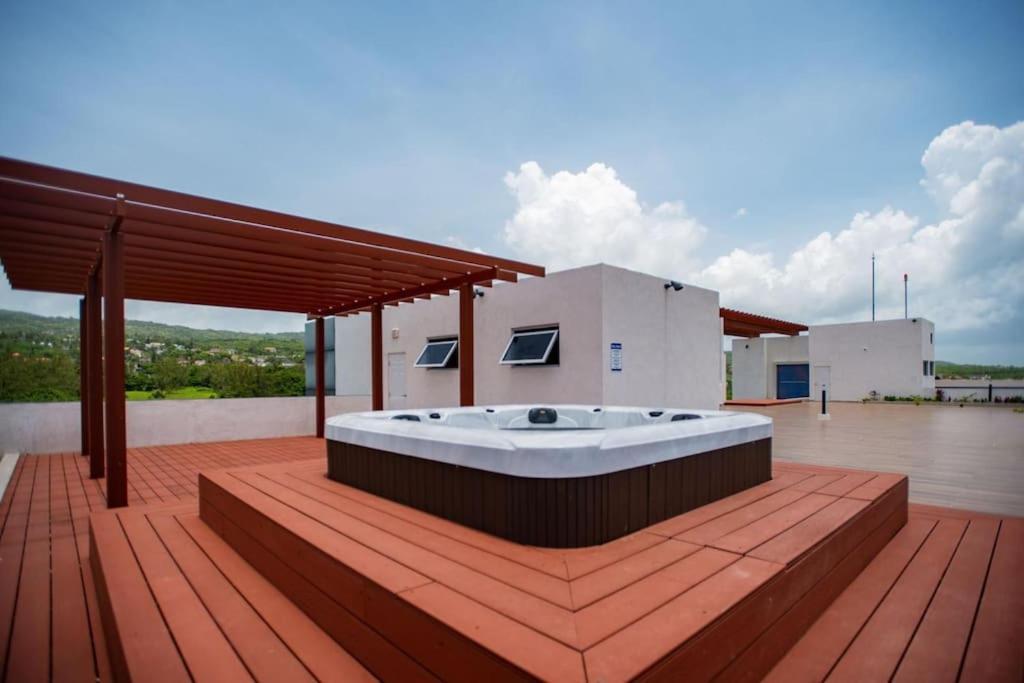 Dream 36 @ * Montego Bay