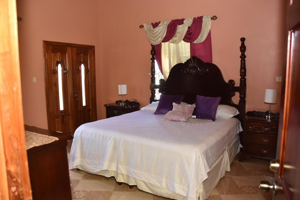 Lw * Montego Bay
