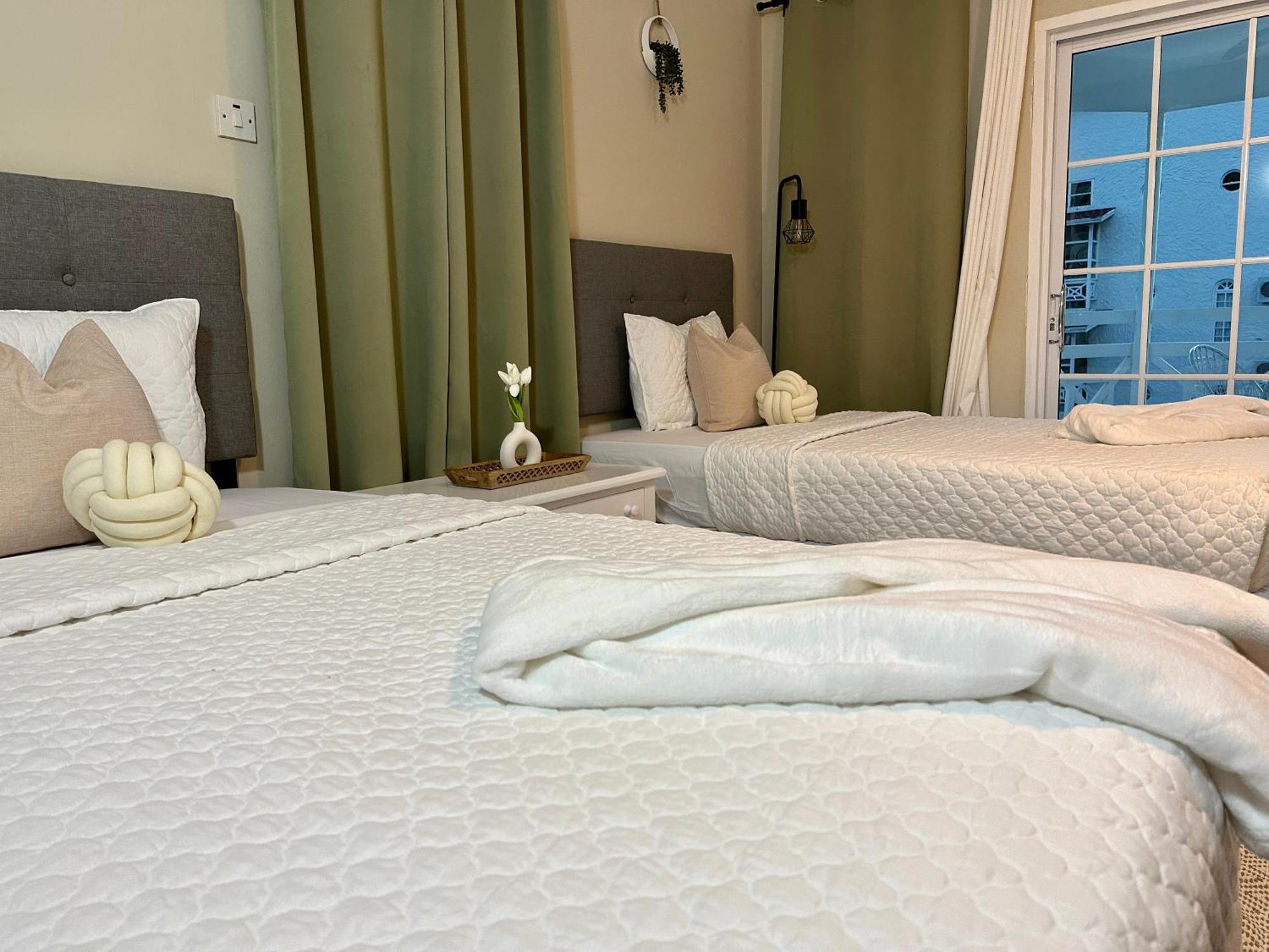 Falcon Oceanview 2br Condo-airport Transportation Available-24-7security * Montego Bay