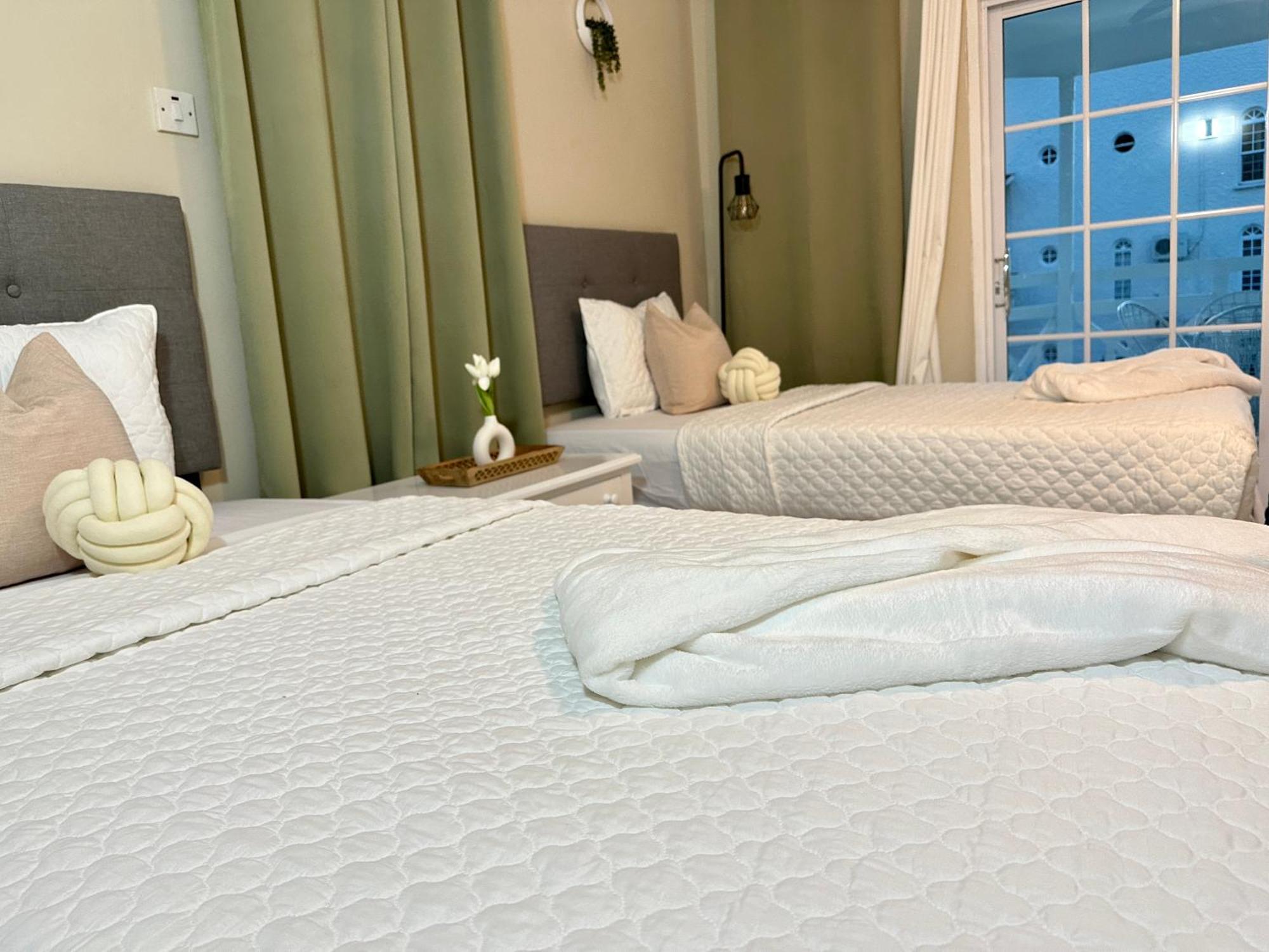 Falcon Oceanview 2br Condo-airport Transportation Available-24-7security Apartment Montego Bay