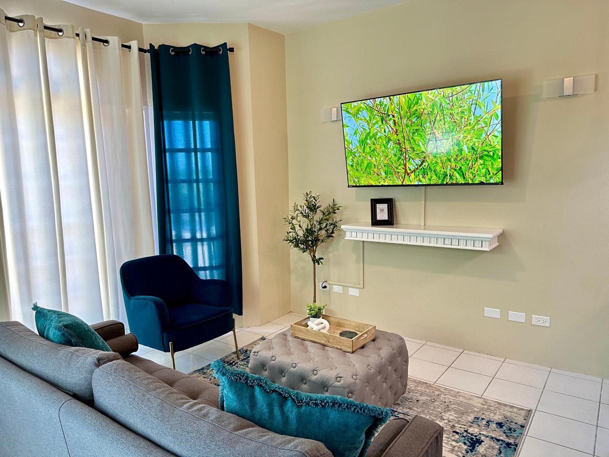 Falcon Oceanview 2br Condo-airport Transportation Available-24-7security * Montego Bay