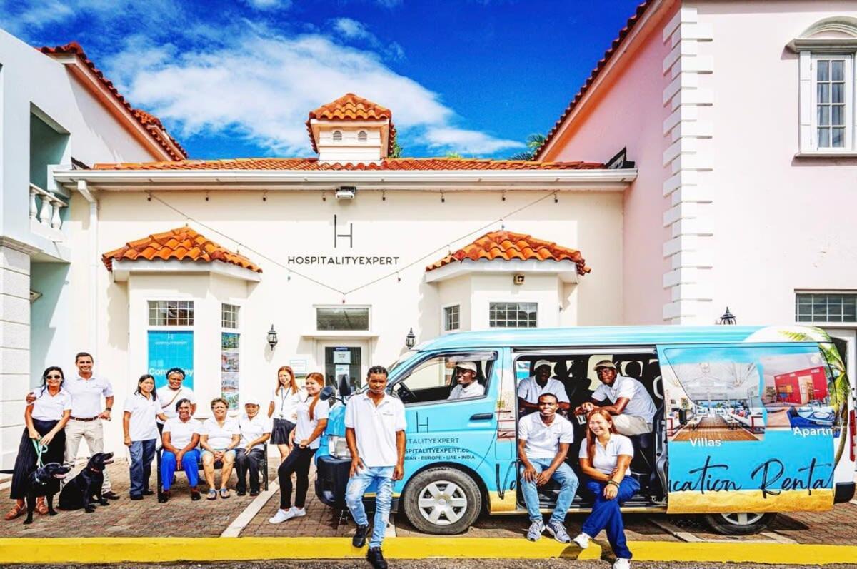 Hospitality Expert Bts 6 - Pool & Bar Pensão Montego Bay